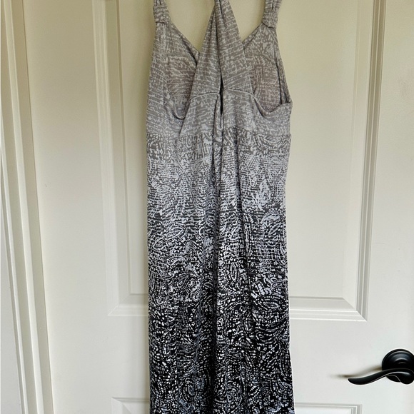 Dakini Women’s Gray and Black Racerback Athletic Dress Size Small - Picture 2 of 7